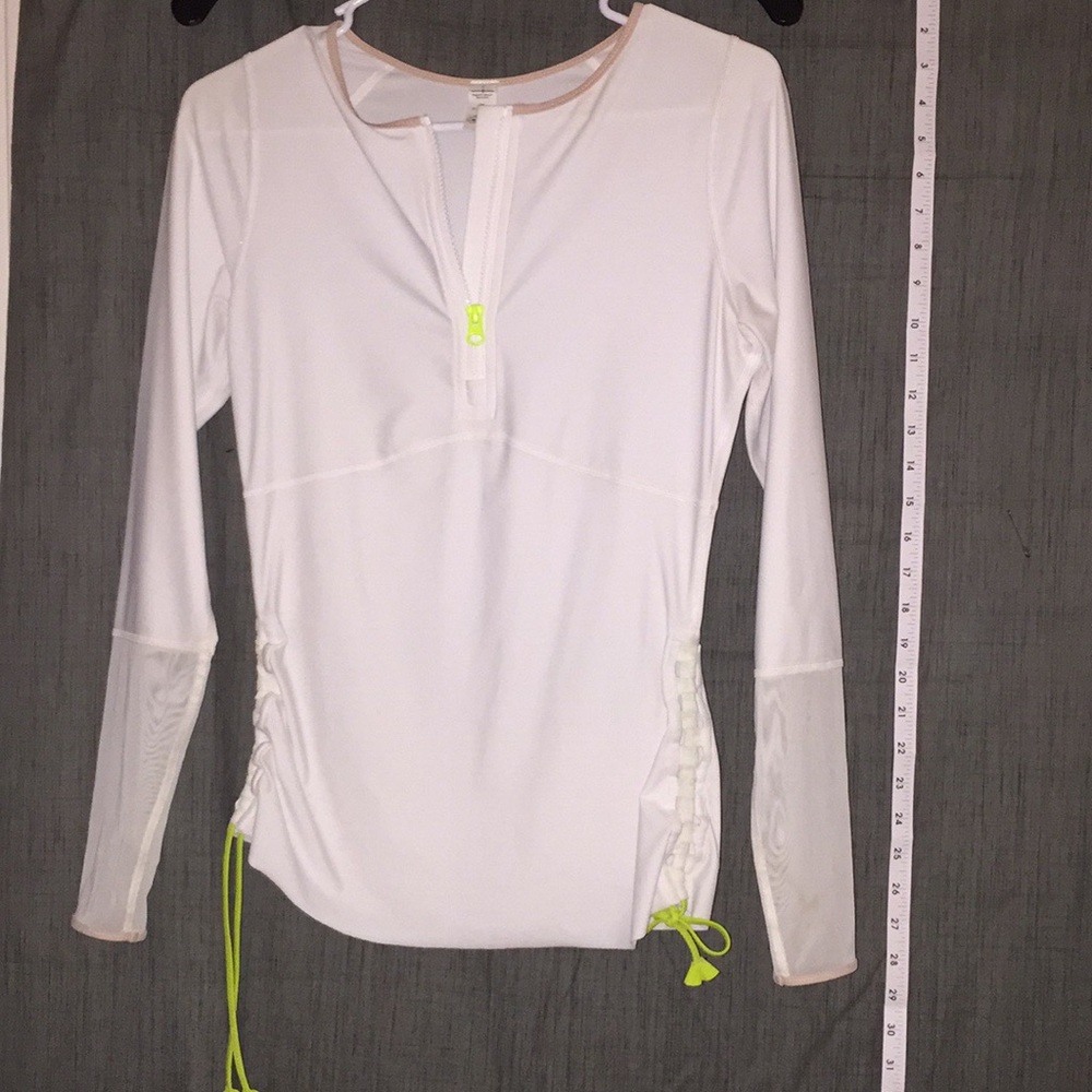 Perfect Lululemon versatile nylon top, zip pocket